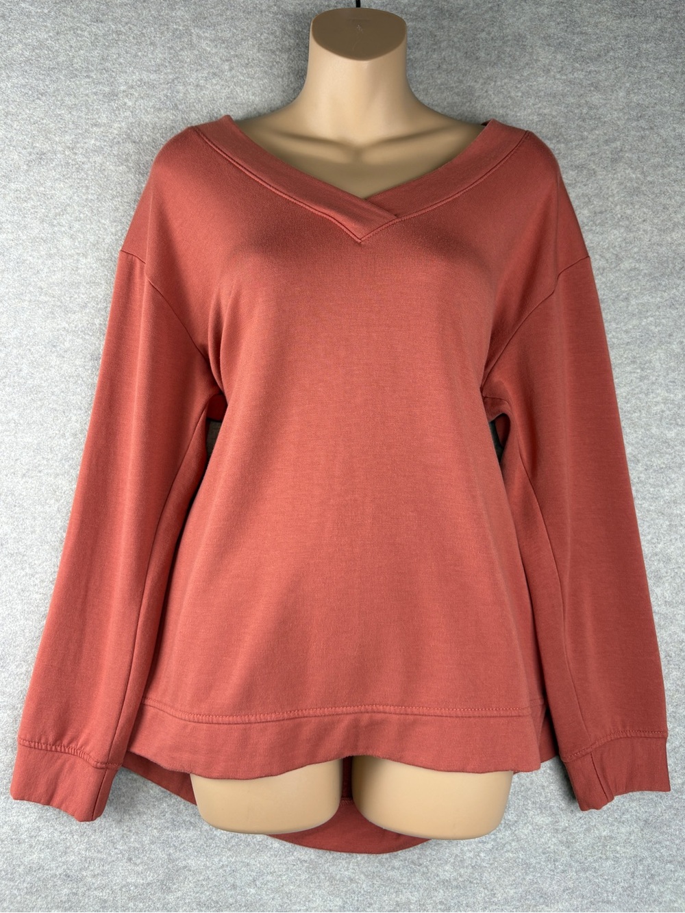 Orvis V-Neck Dropped Shoulder Sweatshirt Orange Redwood Size M GUC